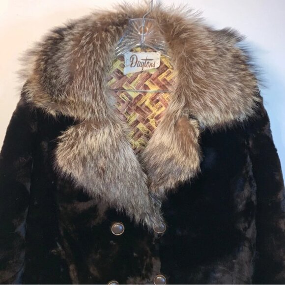 Vintage Daytons  Calgary Fur Coat Mid Length - Picture 11 of 12